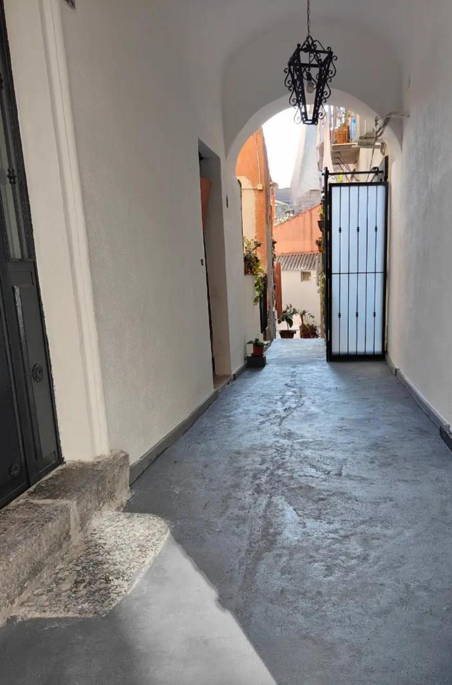 Old Town Mizzica Apartman Catania Kültér fotó
