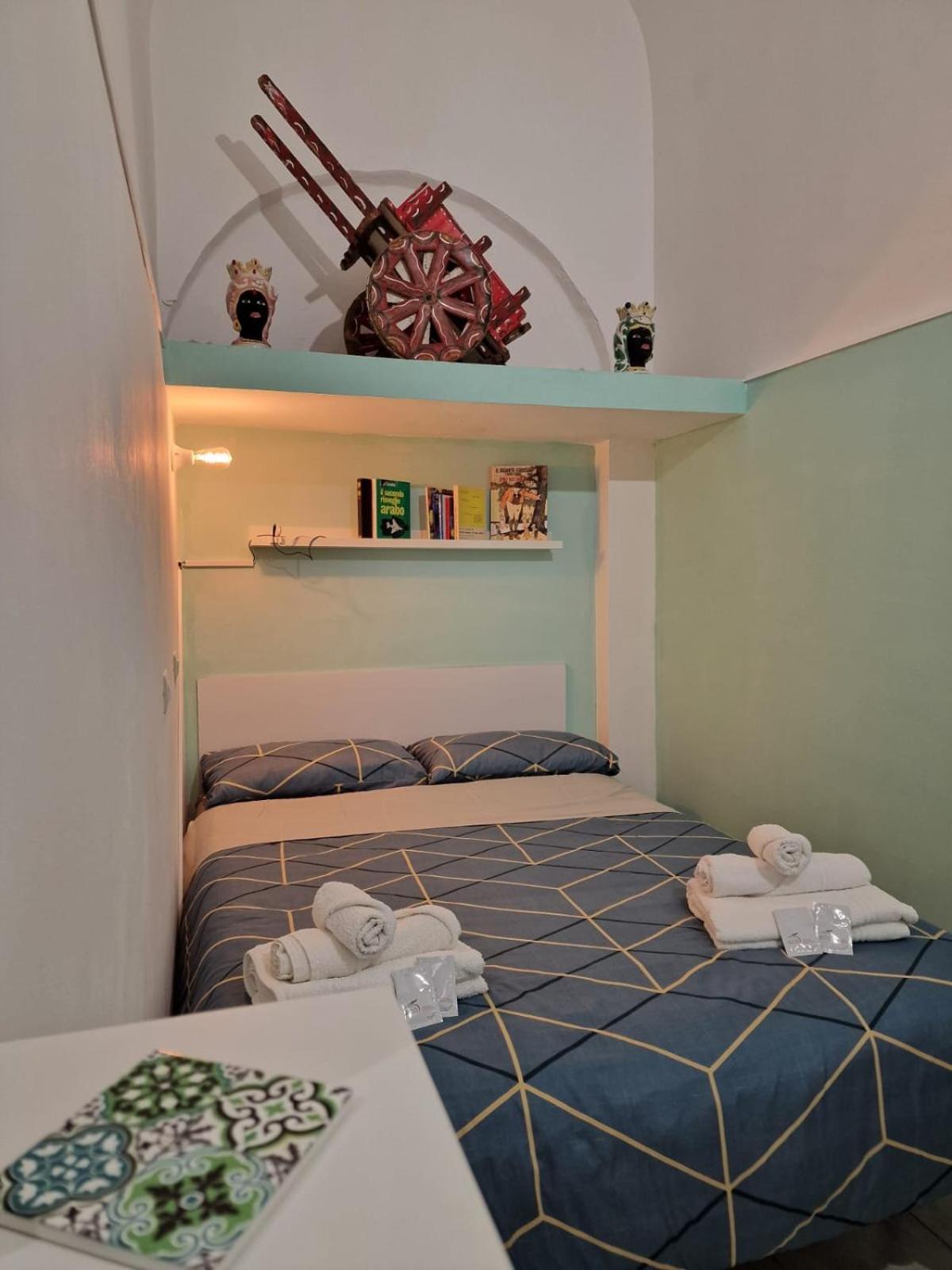 Old Town Mizzica Apartman Catania Kültér fotó